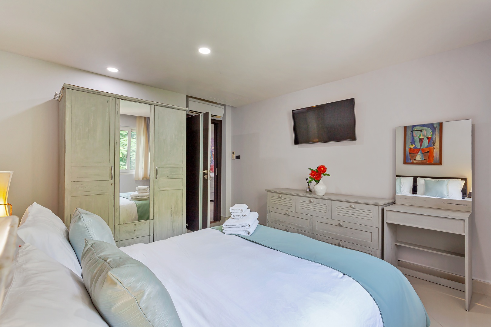 2 Bedroom Penthouse with Private Elevator - 18