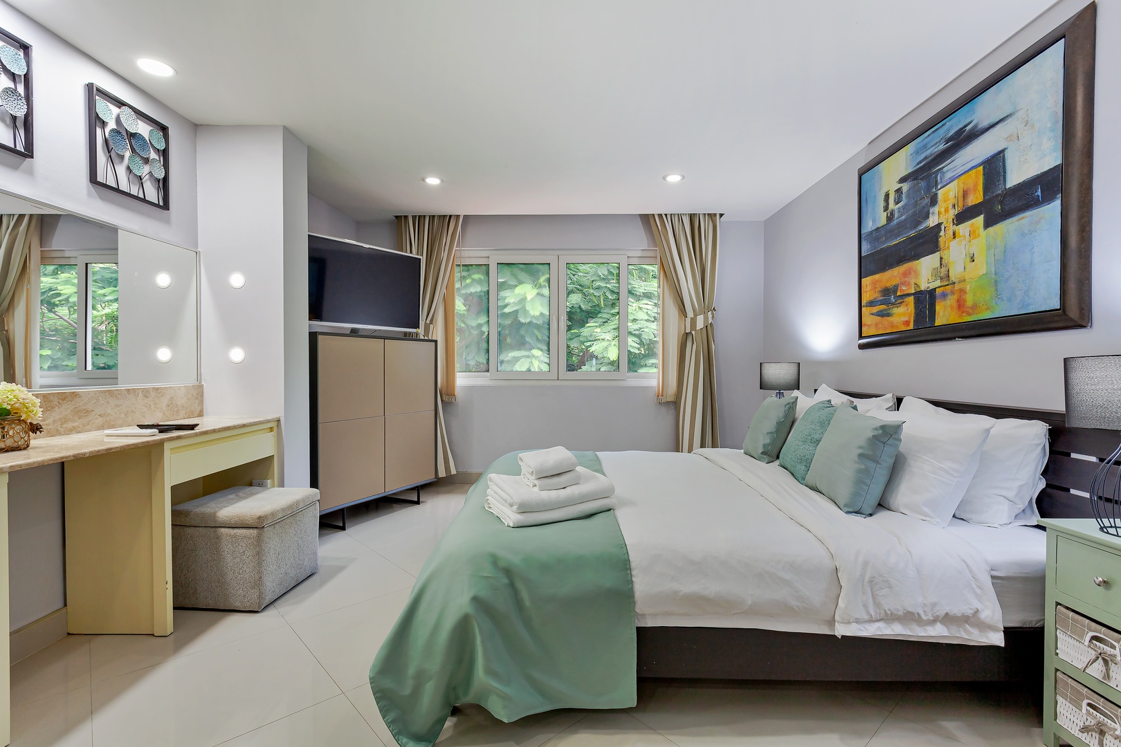 2 Bedroom Penthouse with Private Elevator - 22