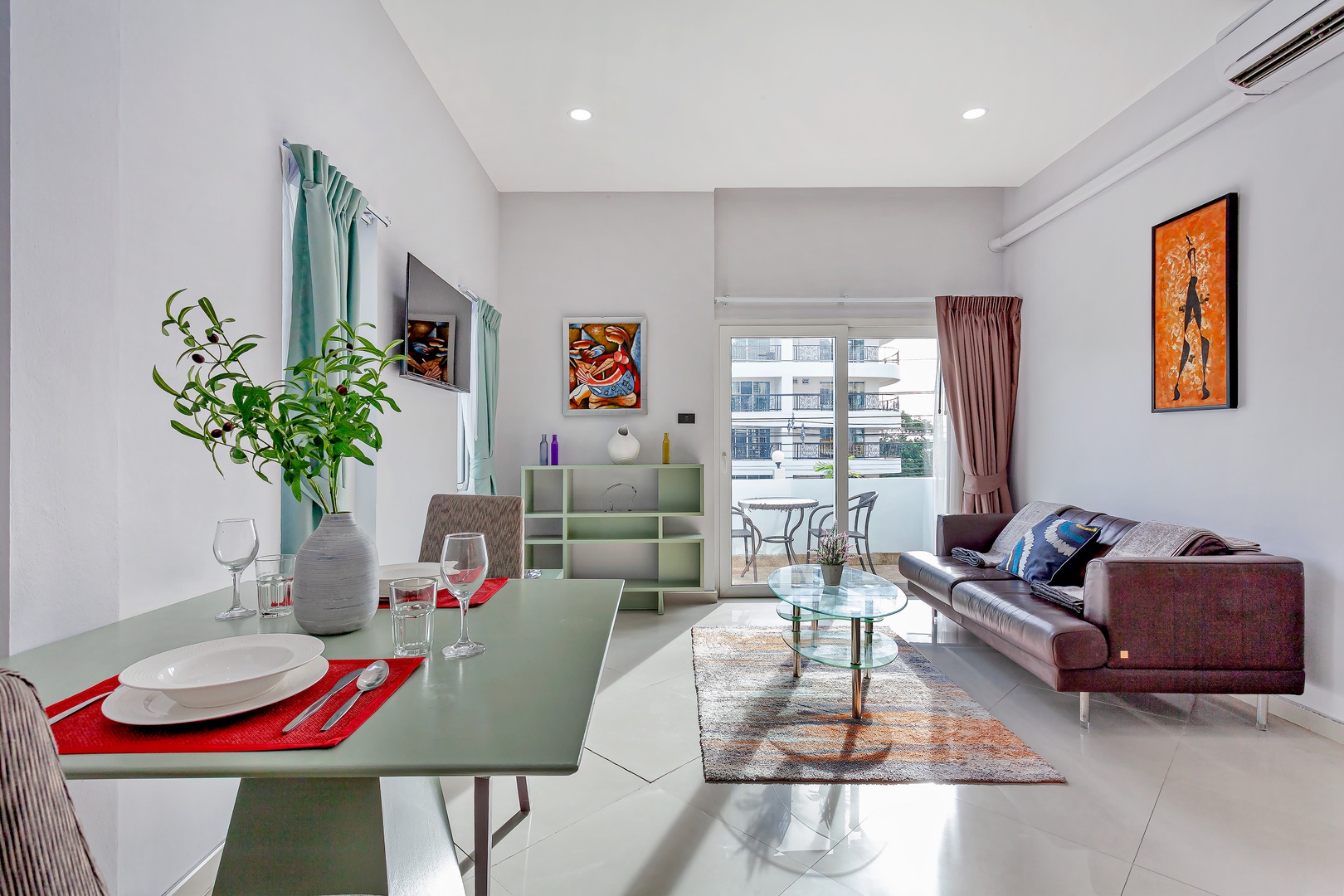 Cosy Apartment with Pool Access - 1