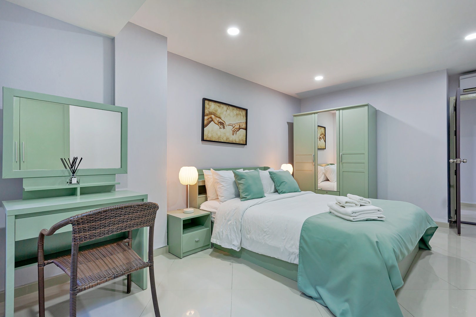 Forest View 1 Bedroom Apartment - 9