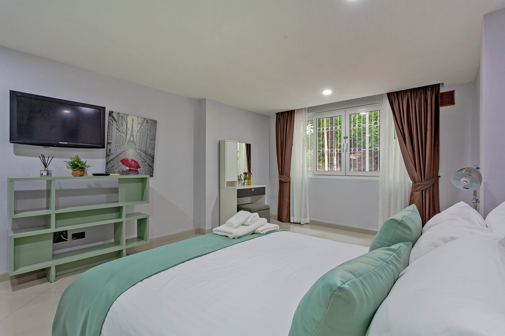 Garden View 1 Bedroom Apartment - 11