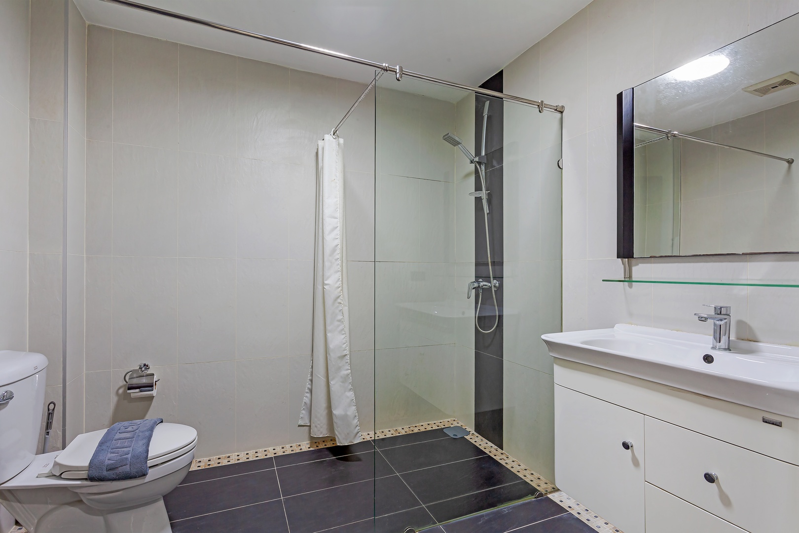 Quality One Bedroom Apartment - 11