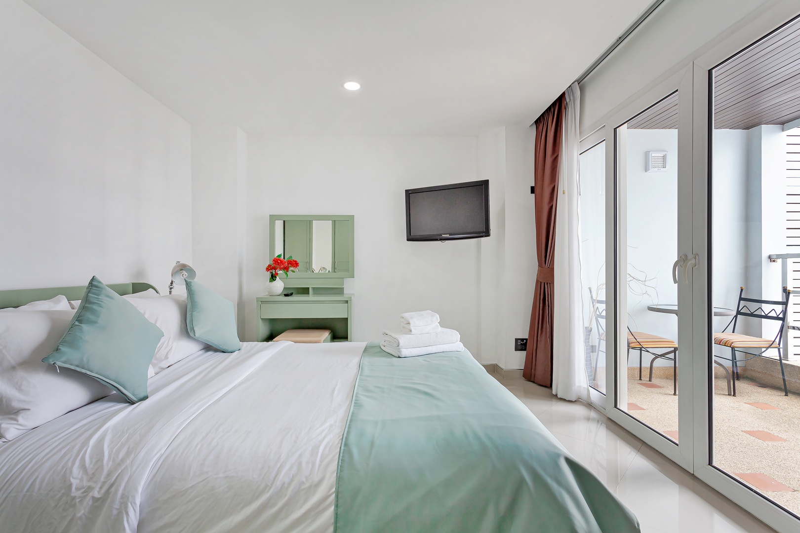 Quality One Bedroom Apartment - 13