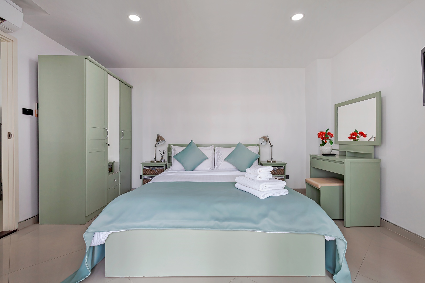 Quality One Bedroom Apartment - 16